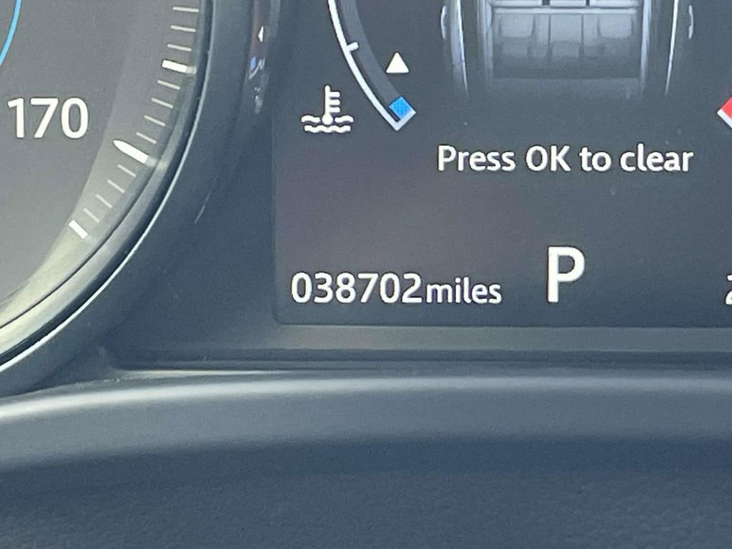 Used 2018 Jaguar F-PACE R-Sport image 22