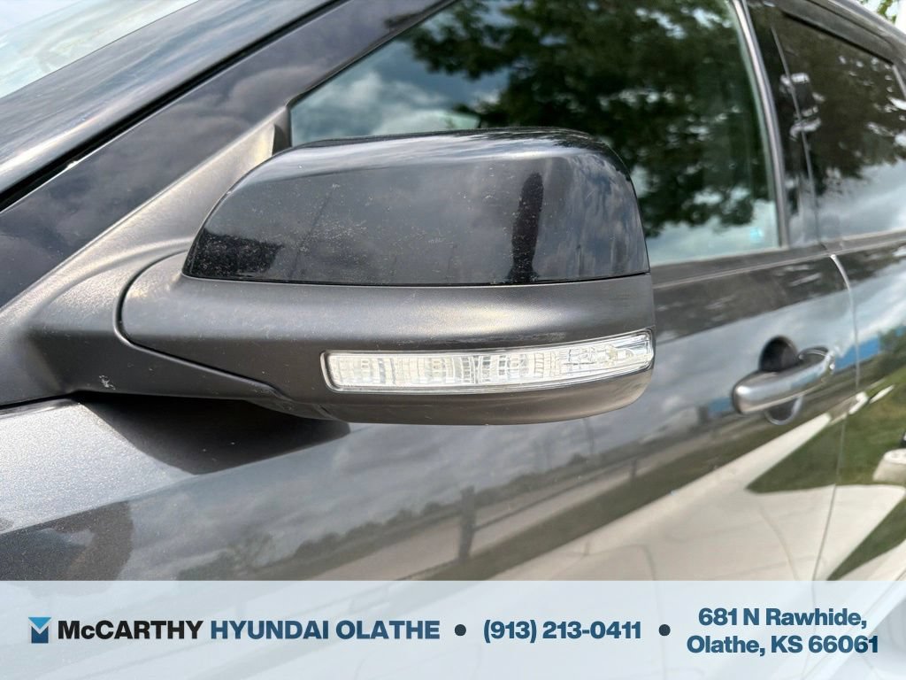 Used 2017 Ford Explorer XLT w/ Equipment Group 202A AWD/4WD image 19