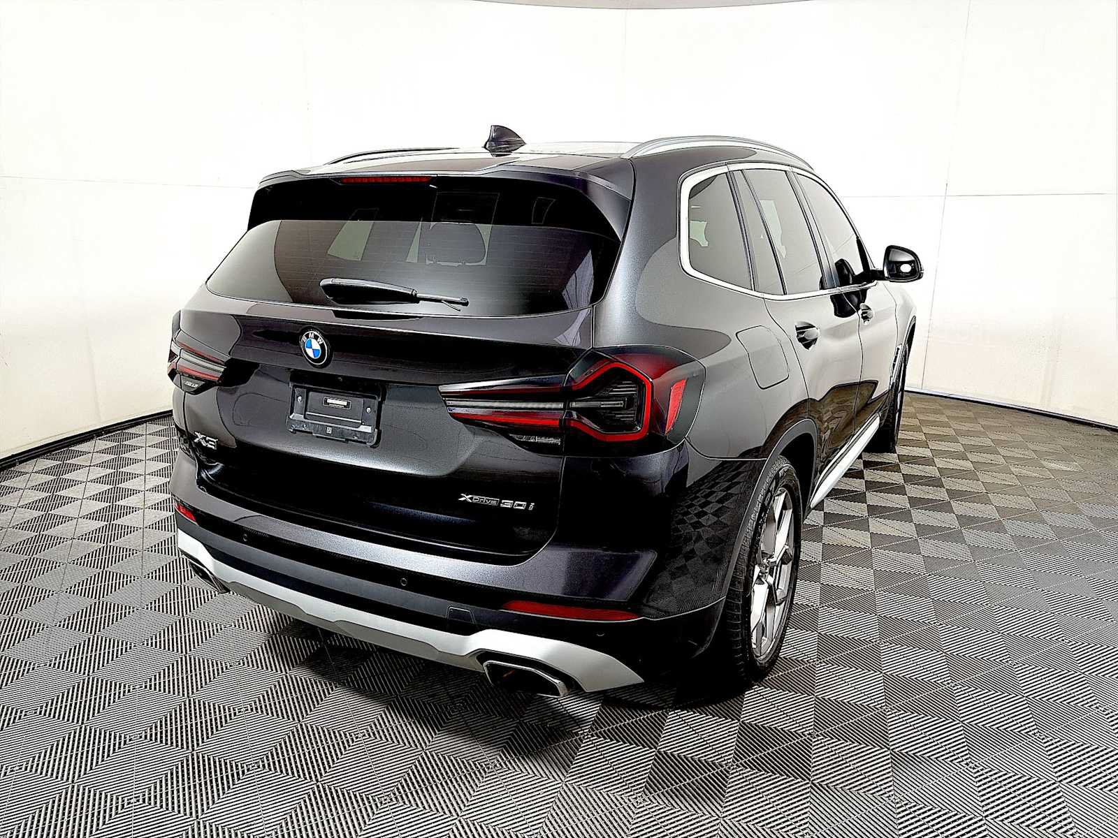 Used 2023 BMW X3 xDrive30i w/ Premium Package AWD/4WD image 6