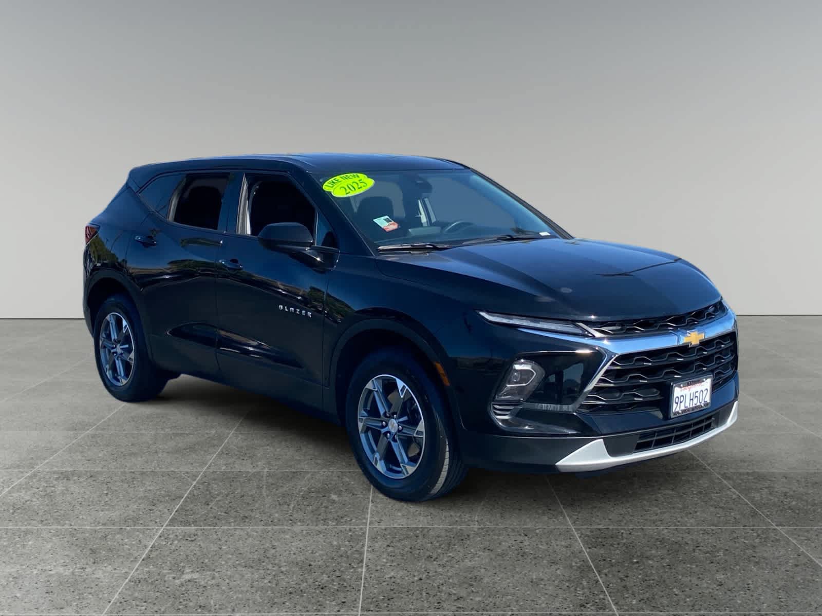 Used 2025 Chevrolet Blazer LT FWD image 7