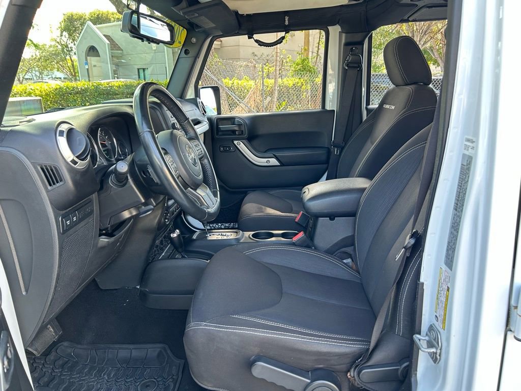 Certified 2017 Jeep Wrangler Unlimited Rubicon w/ Connectivity Group image 16