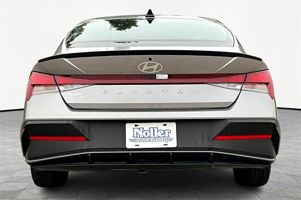 Certified 2025 Hyundai Elantra Sport image 4