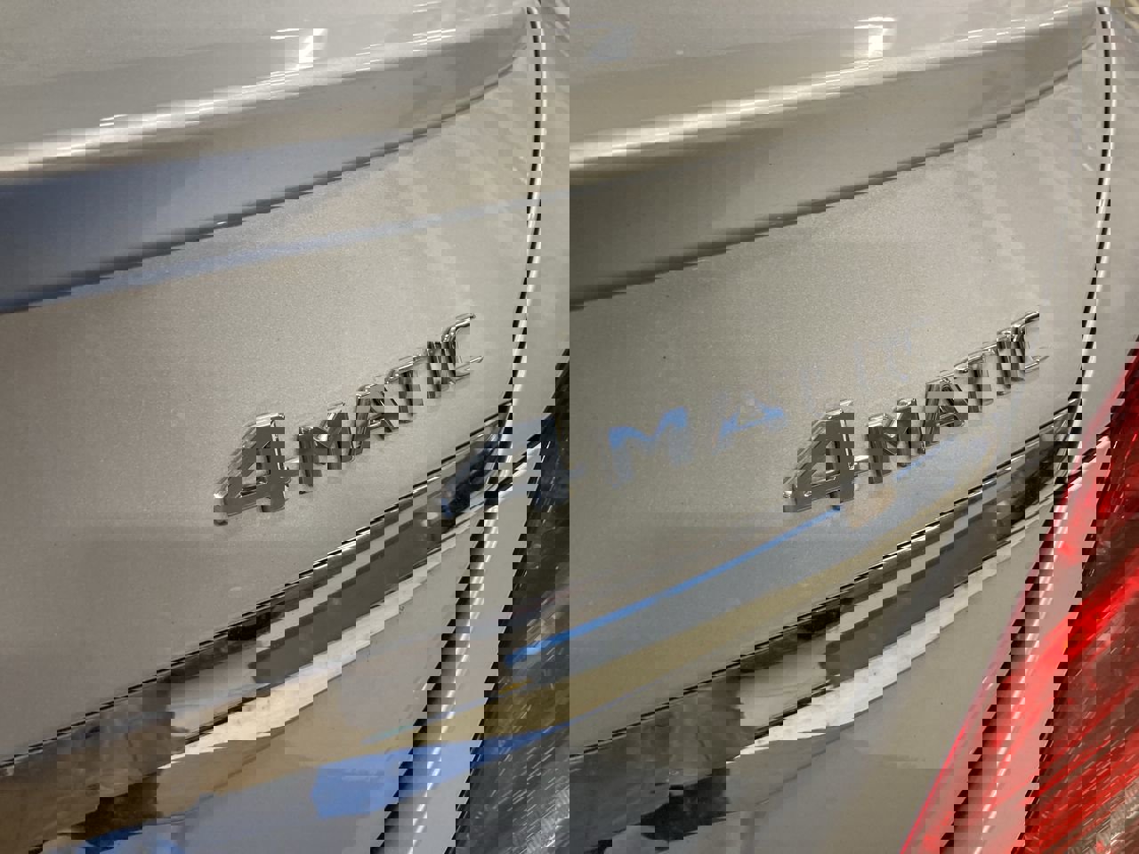 Used 2017 Mercedes-Benz C 300 4MATIC Sedan image 12