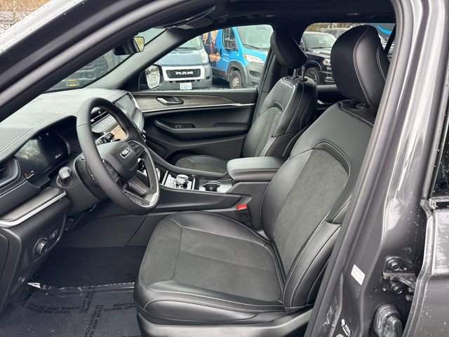 New 2026 Jeep Grand Cherokee Altitude image 14