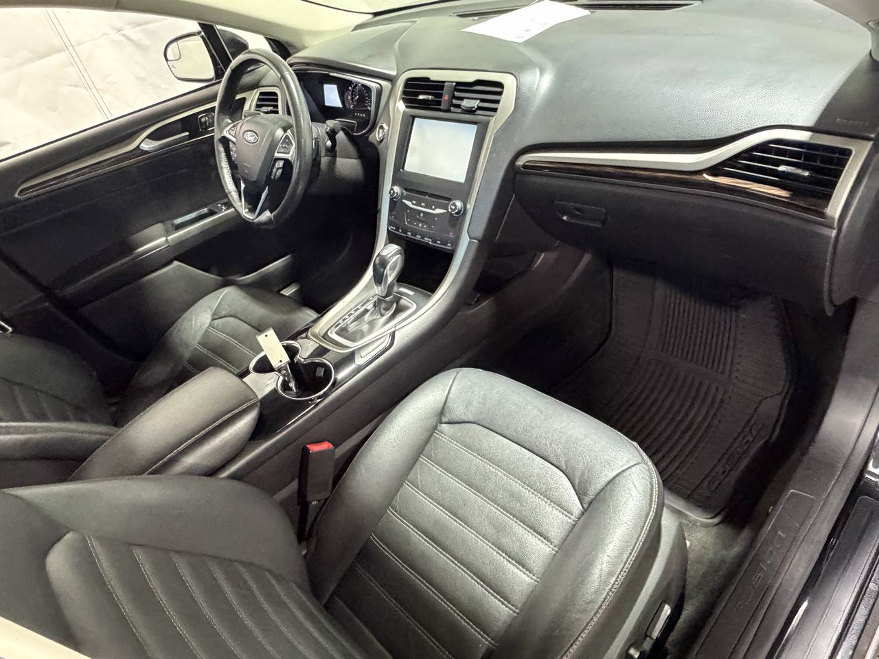 Used 2014 Ford Fusion SE w/ Equipment Group 202A FWD image 13