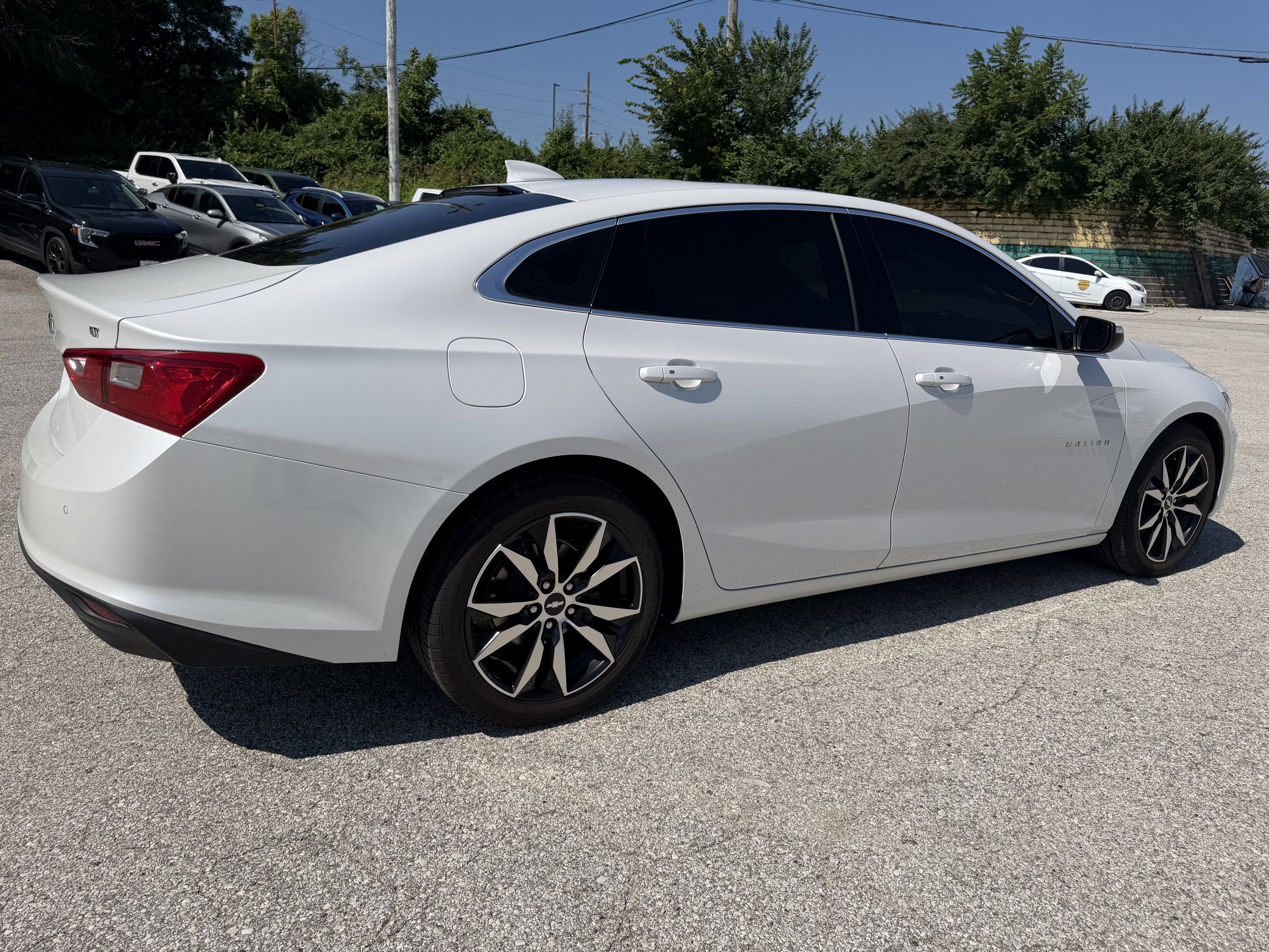 Used 2018 Chevrolet Malibu LT w/ Leather Package FWD image 7
