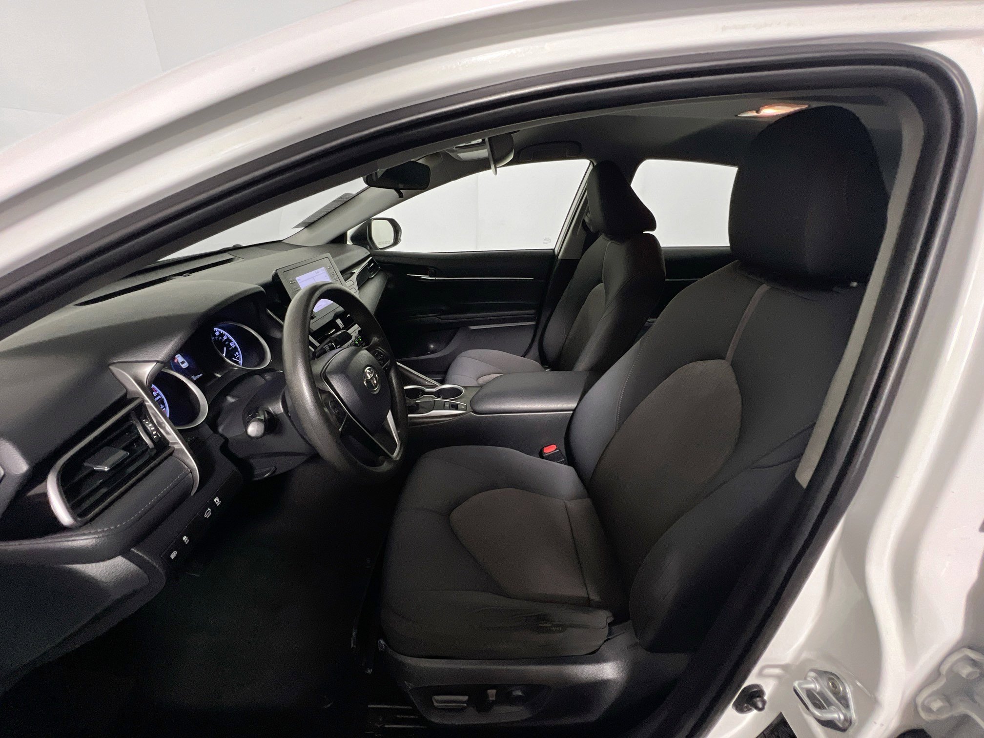 Used 2021 Toyota Camry LE AWD/4WD image 14