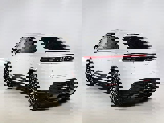 New 2026 Porsche Macan 4 Electric image 3