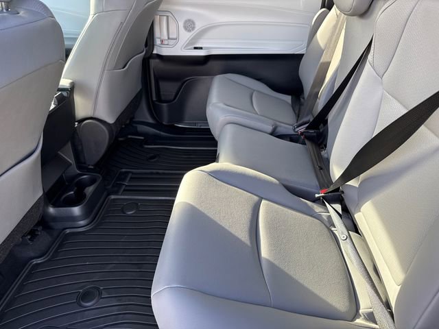 New 2026 Toyota Sienna XLE FWD image 19