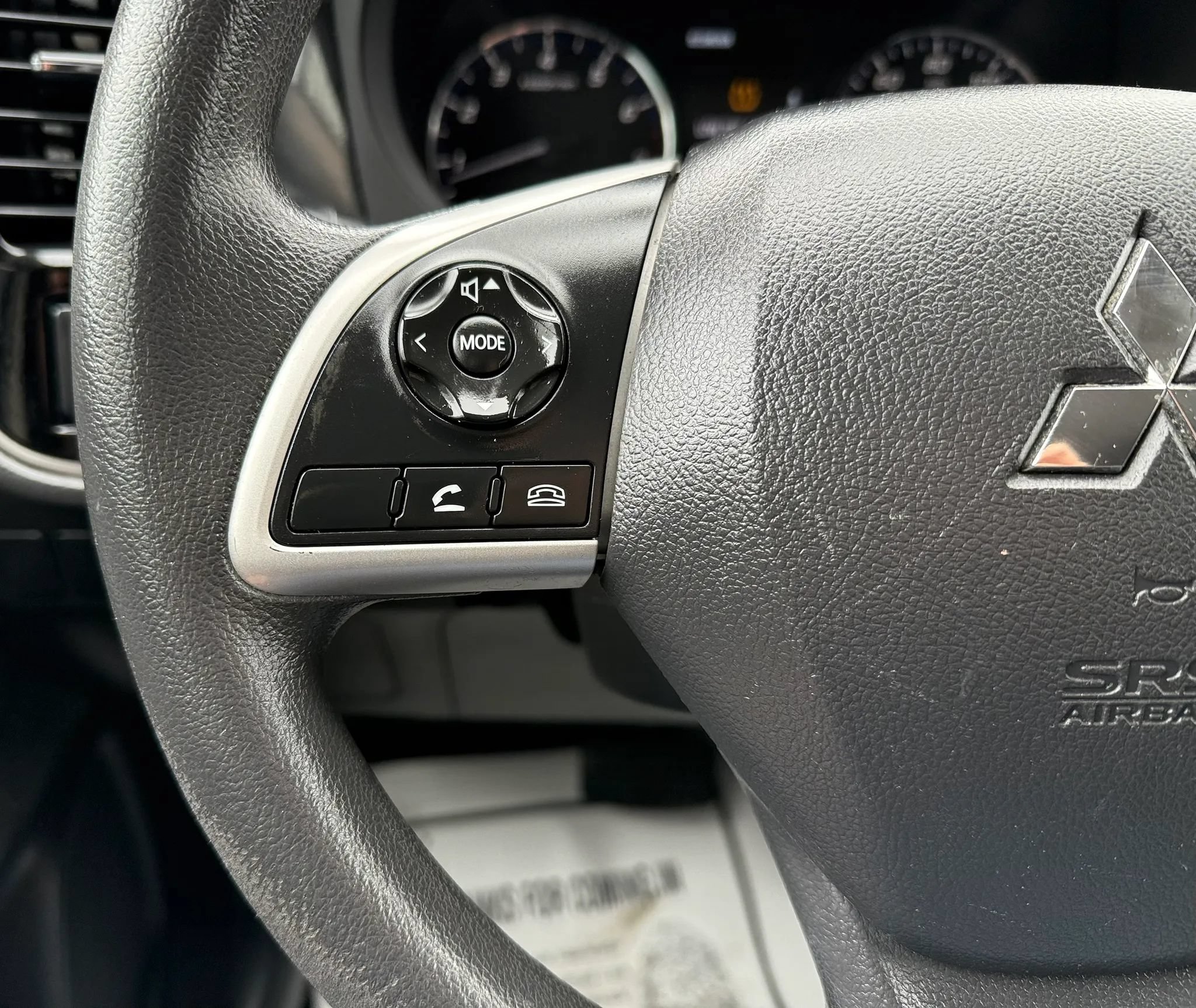 Used 2020 Mitsubishi Outlander ES AWD/4WD image 13