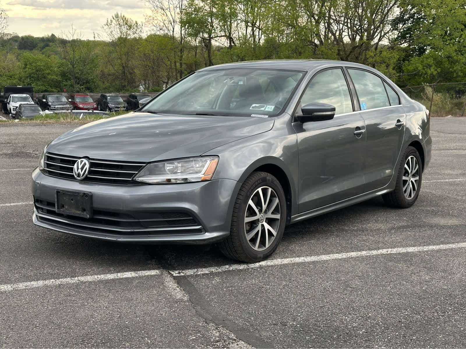 Used 2017 Volkswagen Jetta SE FWD image 1