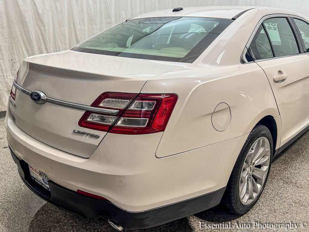 Used 2017 Ford Taurus Limited image 9