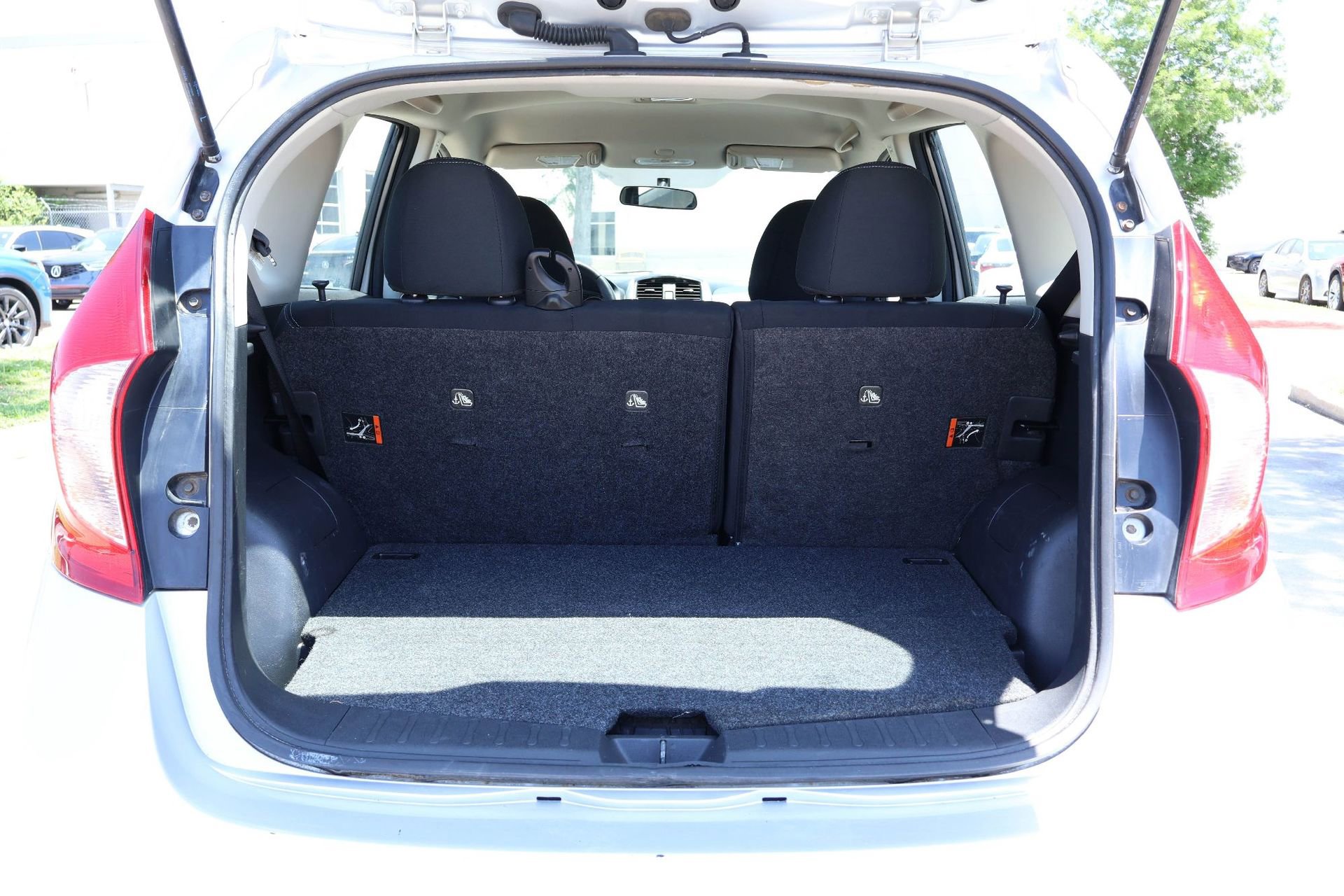 Used 2016 Nissan Versa Note SV FWD image 19