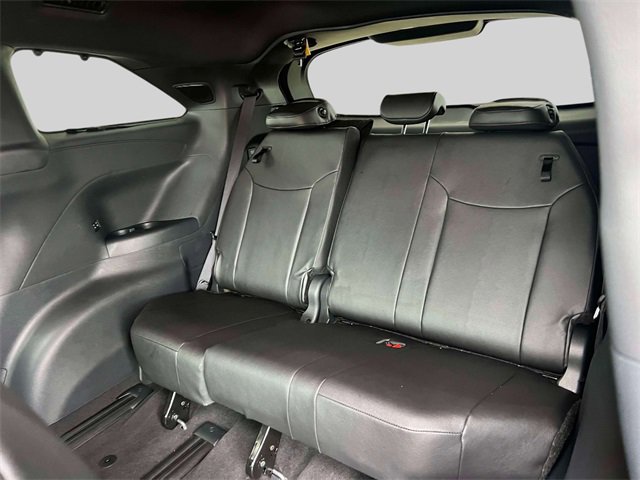 Used 2025 Toyota Sienna Platinum image 18
