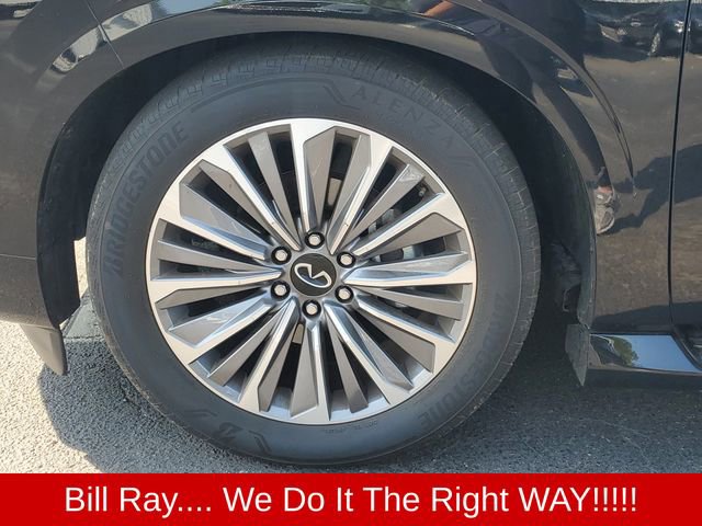 Used 2025 INFINITI QX80 Sensory image 5