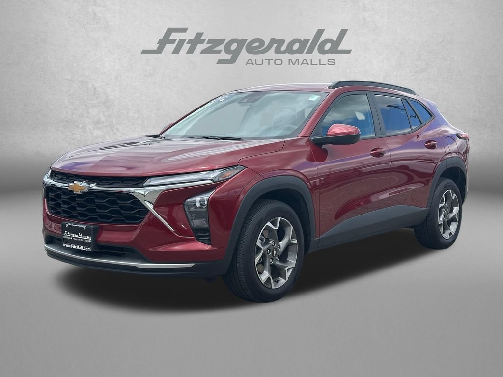 Certified 2025 Chevrolet Trax LT FWD image 2