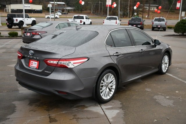 Used 2020 Toyota Camry XLE image 5
