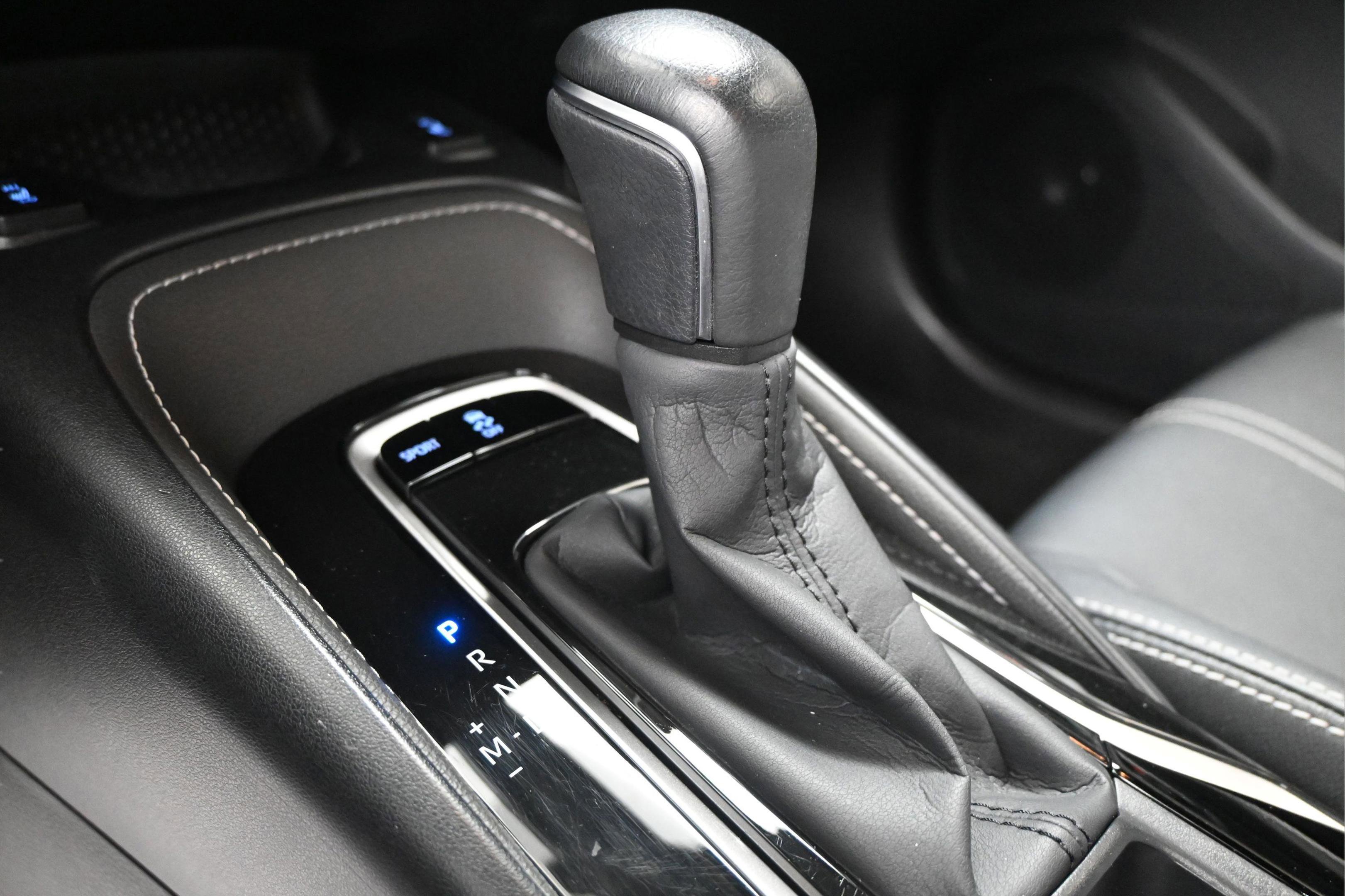 Used 2020 Toyota Corolla XSE FWD image 31