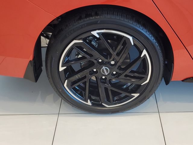 New 2026 Nissan Sentra SR w/ SR Premium Package FWD image 10