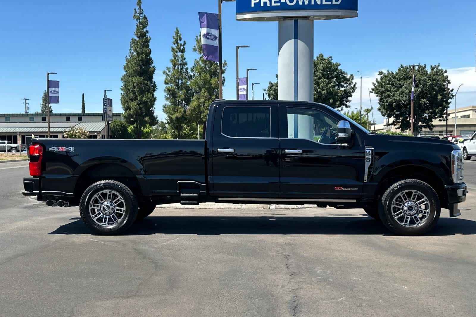 Certified 2025 Ford F250 Platinum w/ Platinum Plus Package AWD/4WD image 9
