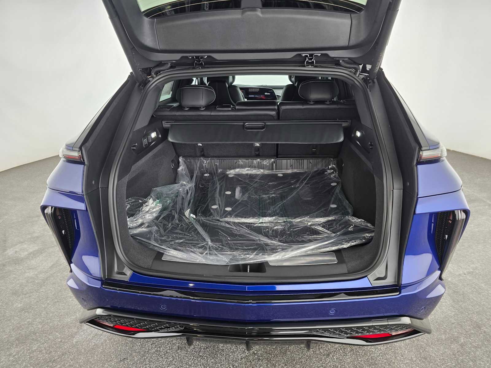 New 2026 Cadillac Lyriq V w/ LPO, Floor Liner Package AWD/4WD image 13