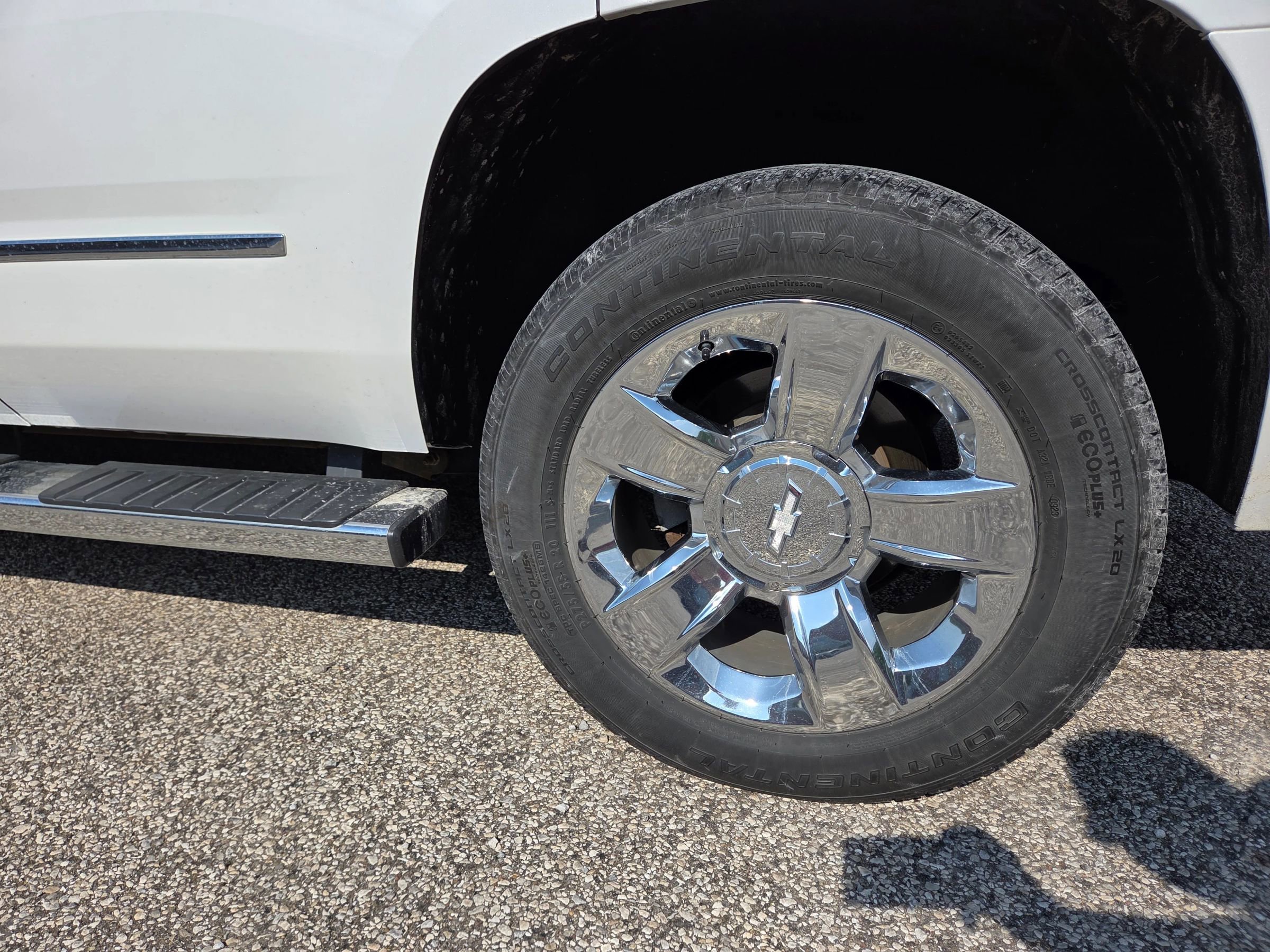 Used 2019 Chevrolet Tahoe LT w/ LT Signature Package AWD/4WD image 10