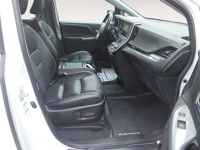 Used 2020 Toyota Sienna SE w/ SE Preferred Package AWD/4WD image 15