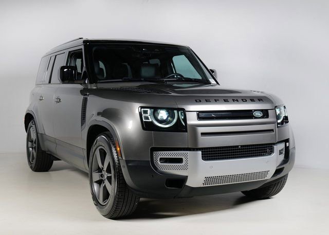 Used 2025 Land Rover Defender 110 S image 10