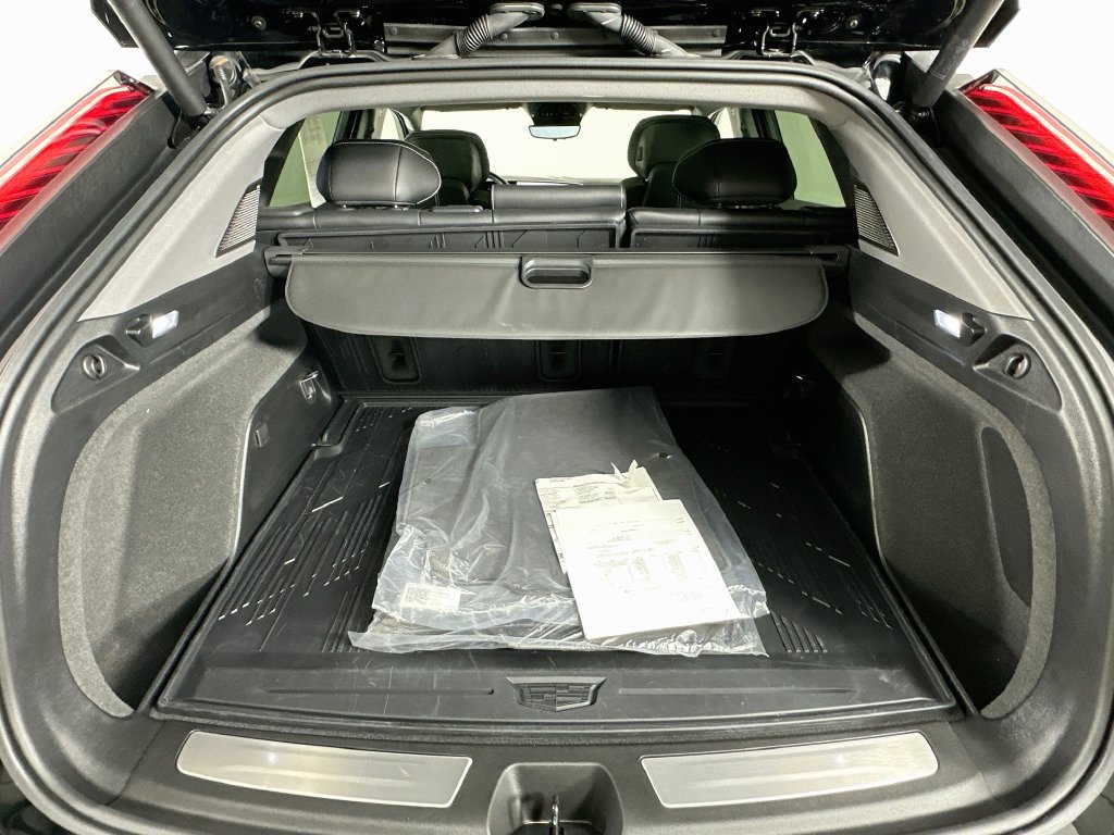 Used 2026 Cadillac Optiq Sport 2 w/ LPO, Floor Liner Package AWD/4WD image 31
