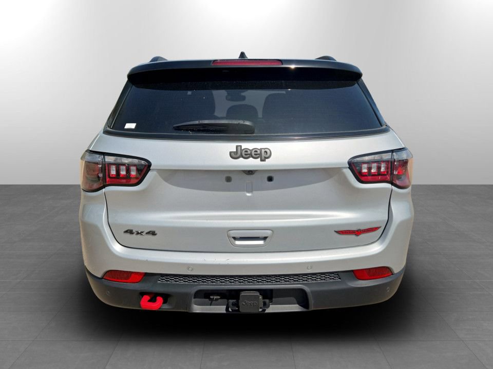 Used 2025 Jeep Compass Trailhawk w/ Trailer Tow Group AWD/4WD image 7