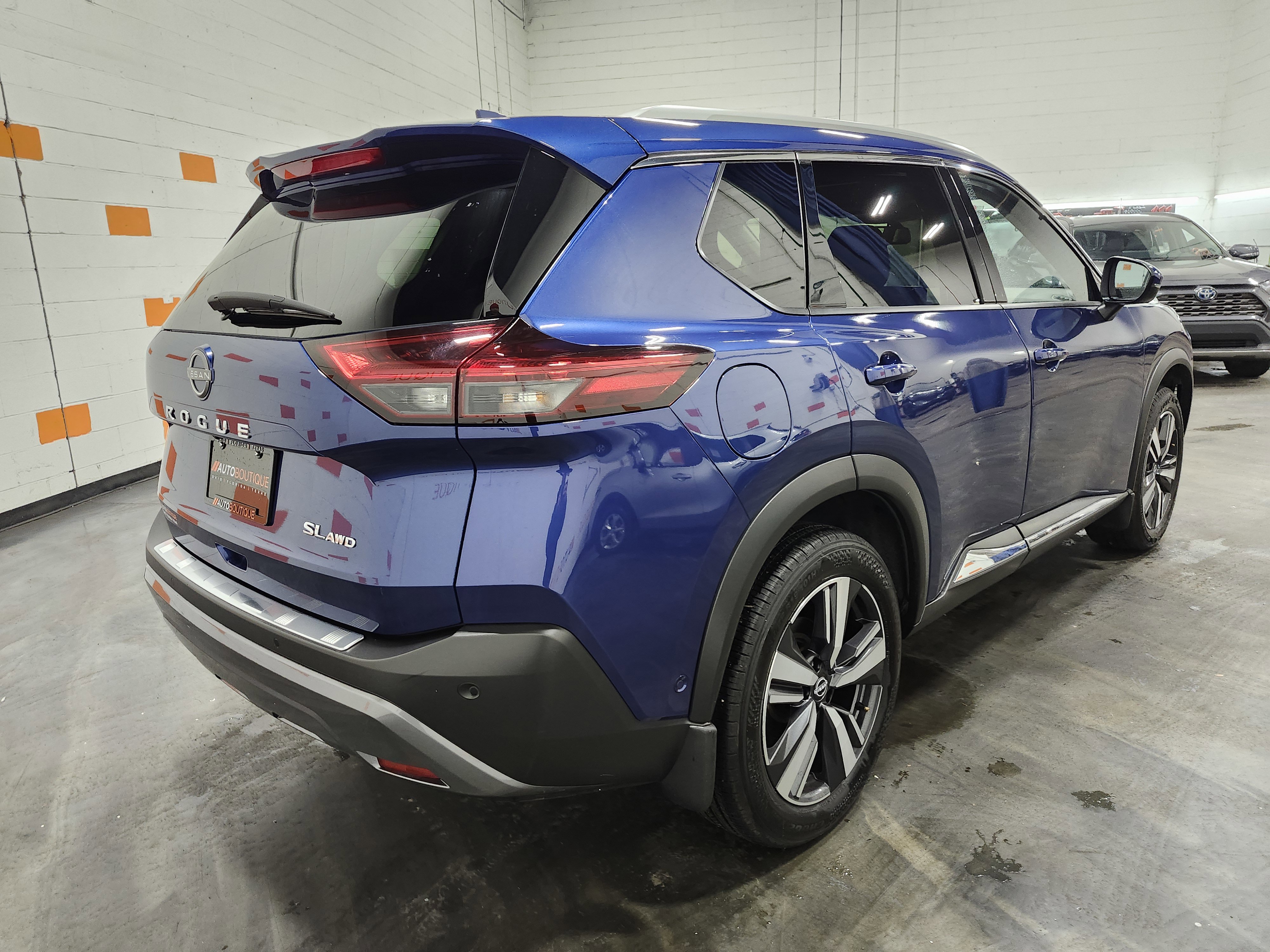 Used 2023 Nissan Rogue SL w/ SL Premium Package image 19
