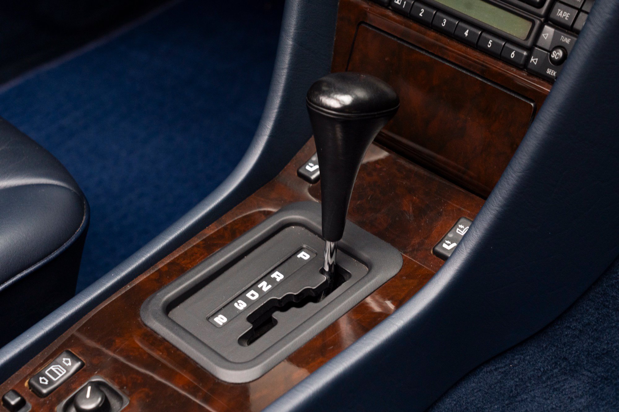 Used 1995 Mercedes-Benz E 320 Convertible image 46