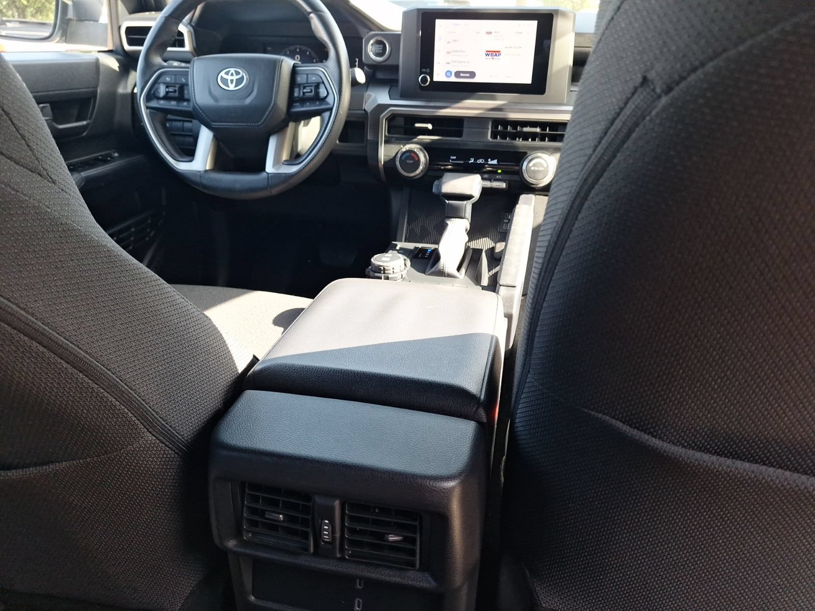 Used 2025 Toyota 4Runner SR5 AWD/4WD image 30