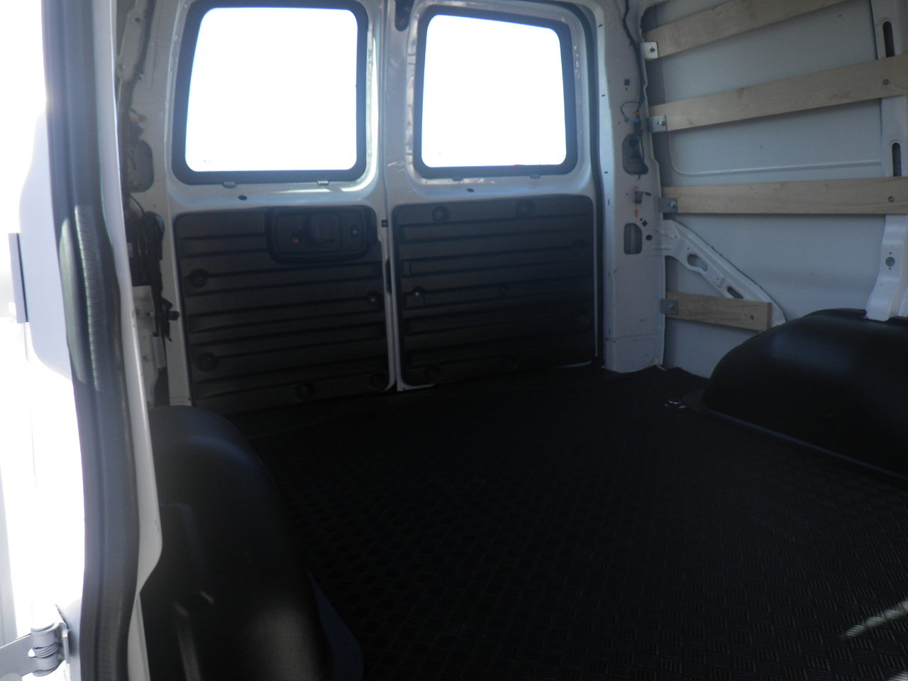 Used 2024 Chevrolet Express 2500 w/ Driver Convenience Package image 20