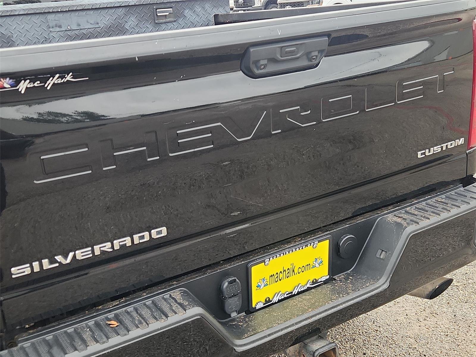 Used 2022 Chevrolet Silverado 2500 Custom w/ Custom Convenience Package AWD/4WD image 28
