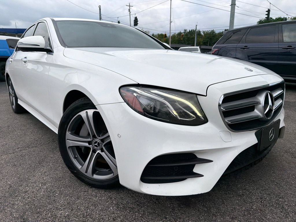 Used 2017 Mercedes-Benz E 300 4MATIC image 3