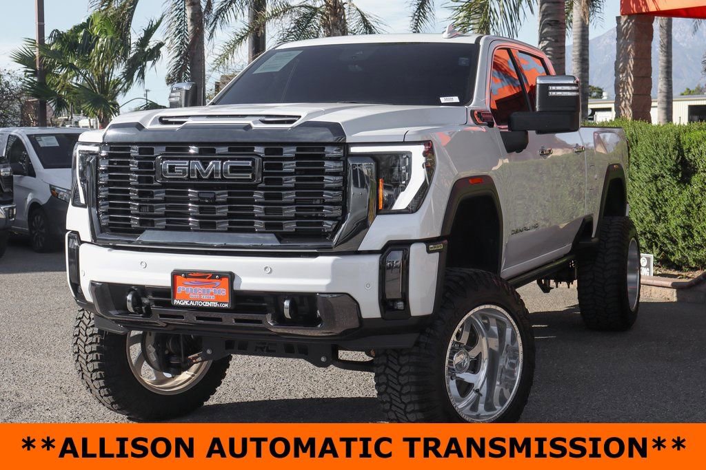 Used 2024 GMC Sierra 2500 Denali Ultimate image 4