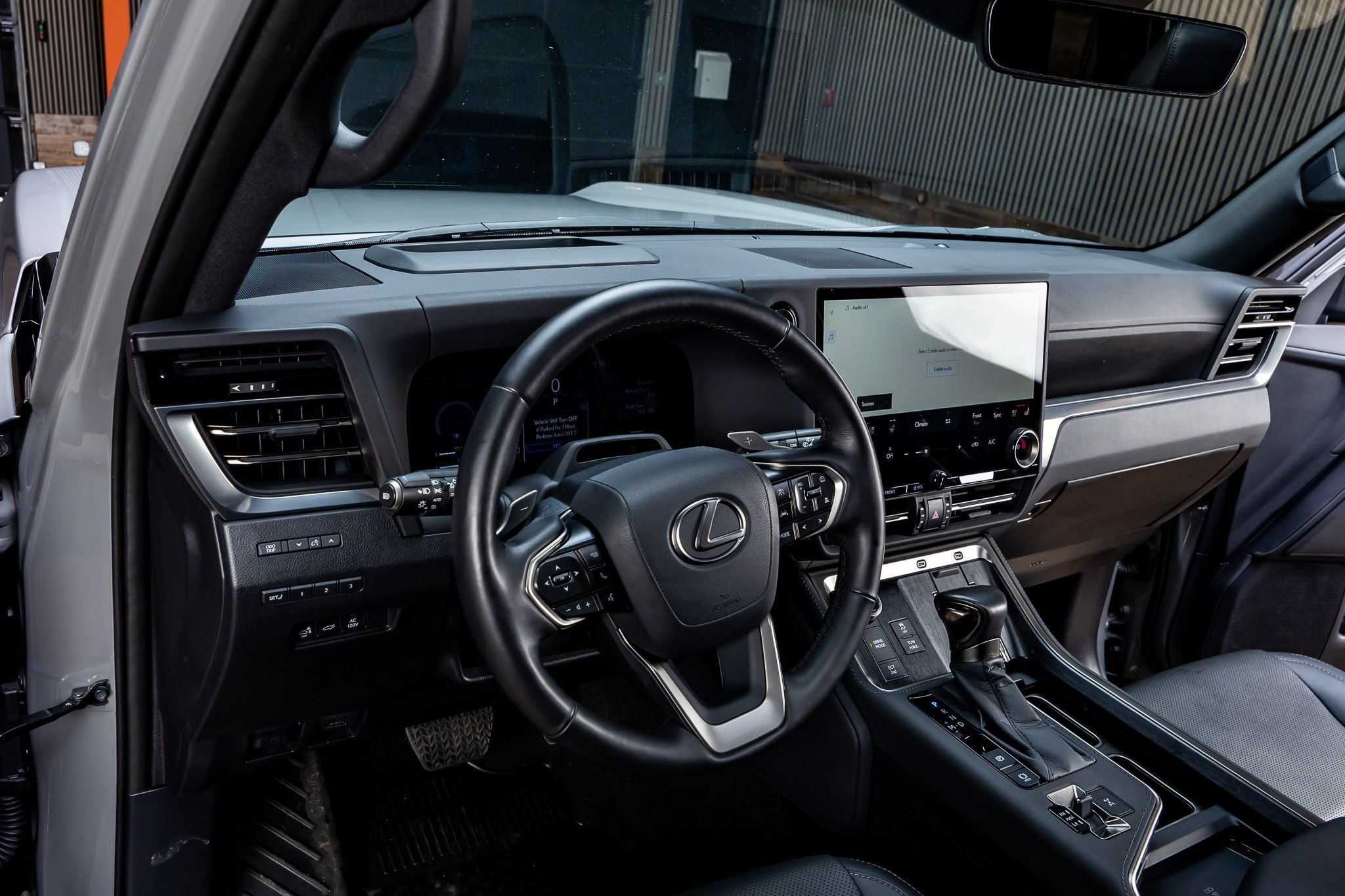 Used 2025 Lexus GX 550 w/ Cold Area Package AWD/4WD image 17