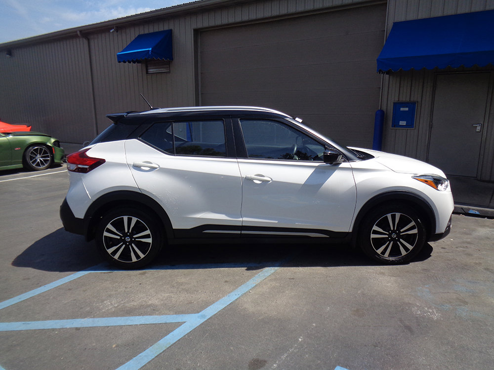 Used 2020 Nissan Kicks SR w/ SR Premium Package FWD image 6