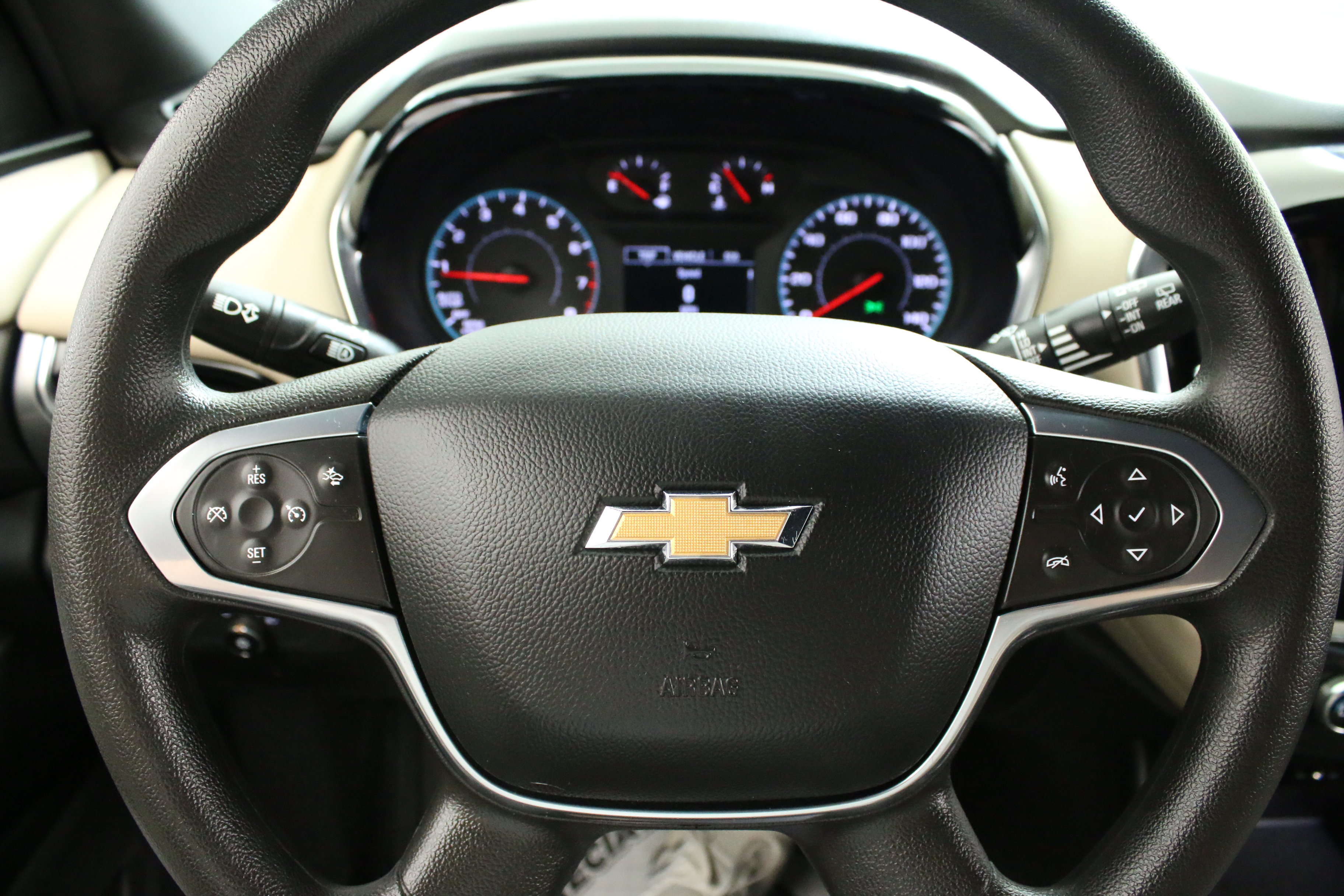 Used 2023 Chevrolet Traverse LS FWD image 14