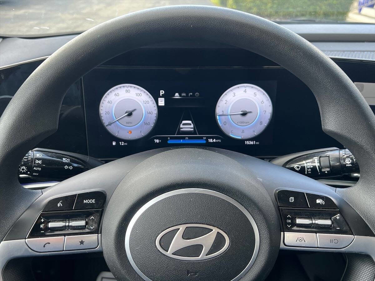 Used 2024 Hyundai Elantra SEL image 12
