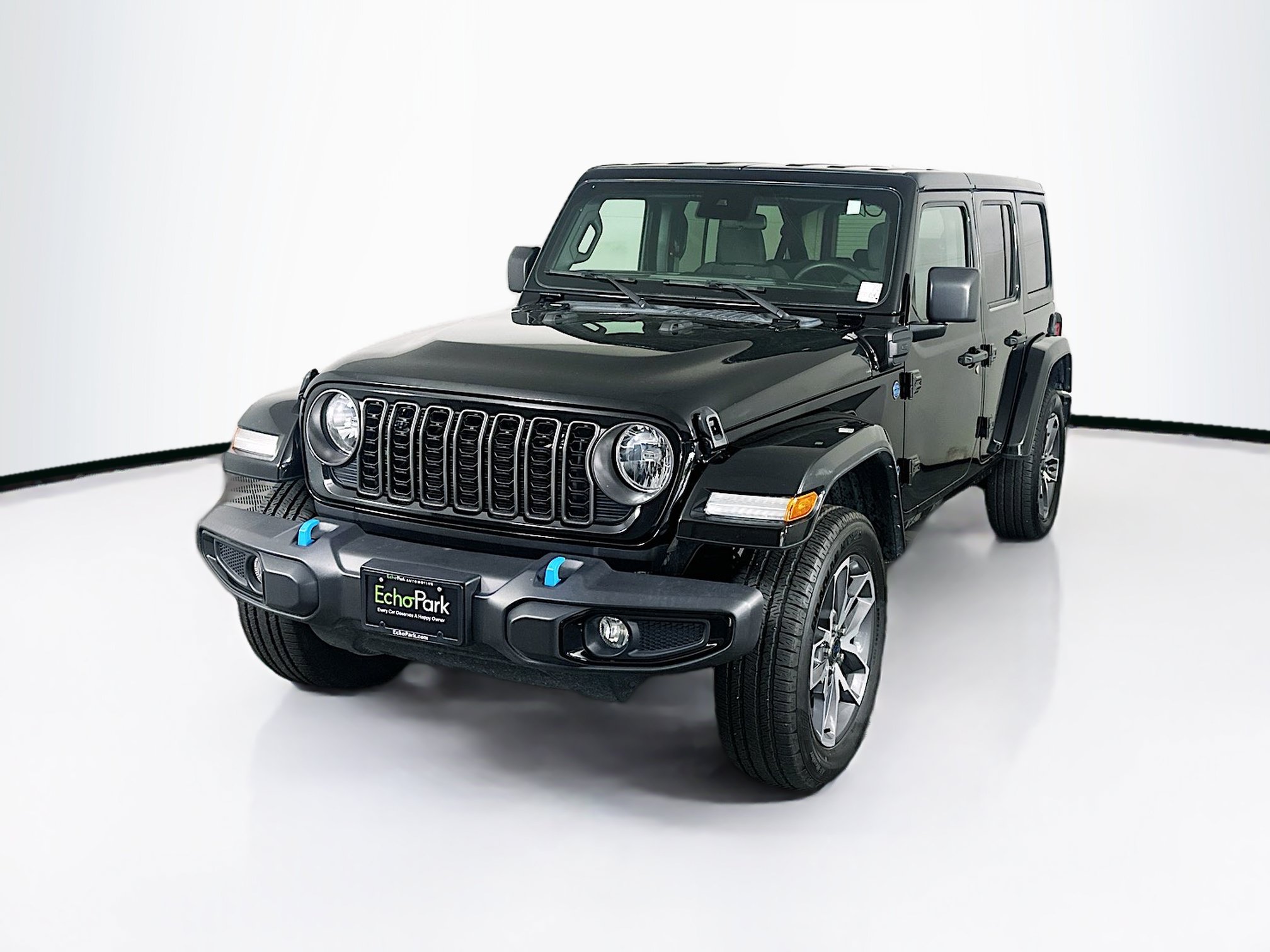 Used 2024 Jeep Wrangler Unlimited AWD/4WD image 3