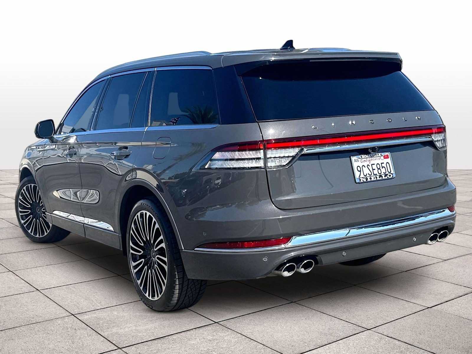 Used 2023 Lincoln Aviator Black Label AWD/4WD image 13