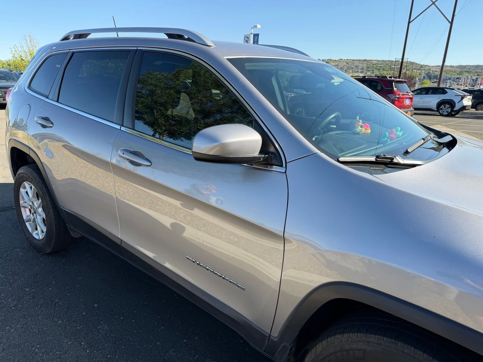 Used 2018 Jeep Cherokee Latitude Plus AWD/4WD image 13