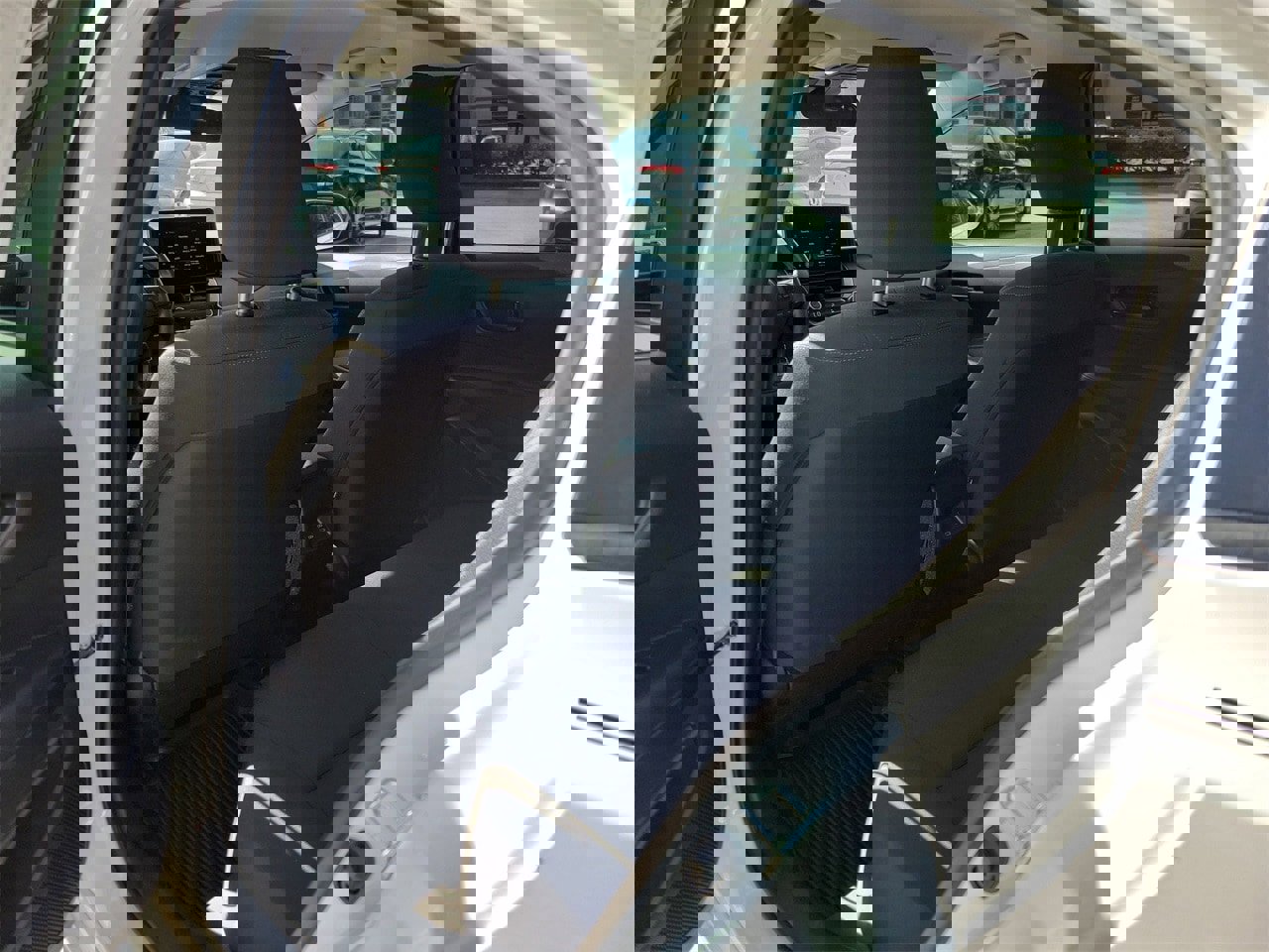 Used 2023 Toyota Corolla LE image 9