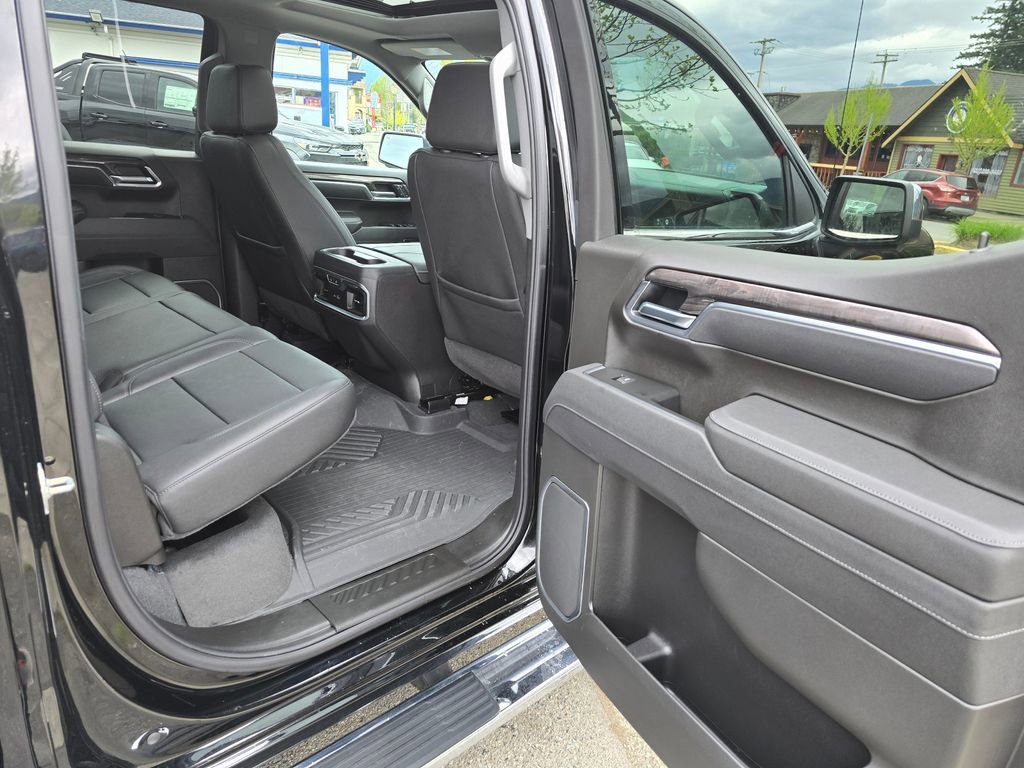 Used 2025 Chevrolet Silverado 1500 LTZ w/ LTZ Premium Package AWD/4WD image 16