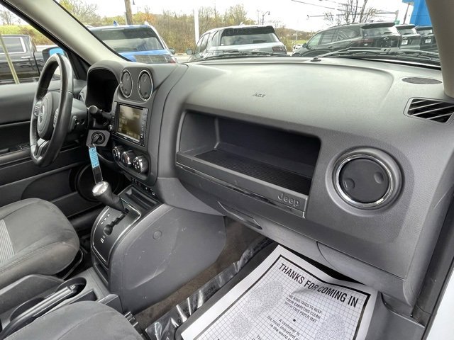 Used 2017 Jeep Patriot Latitude image 36