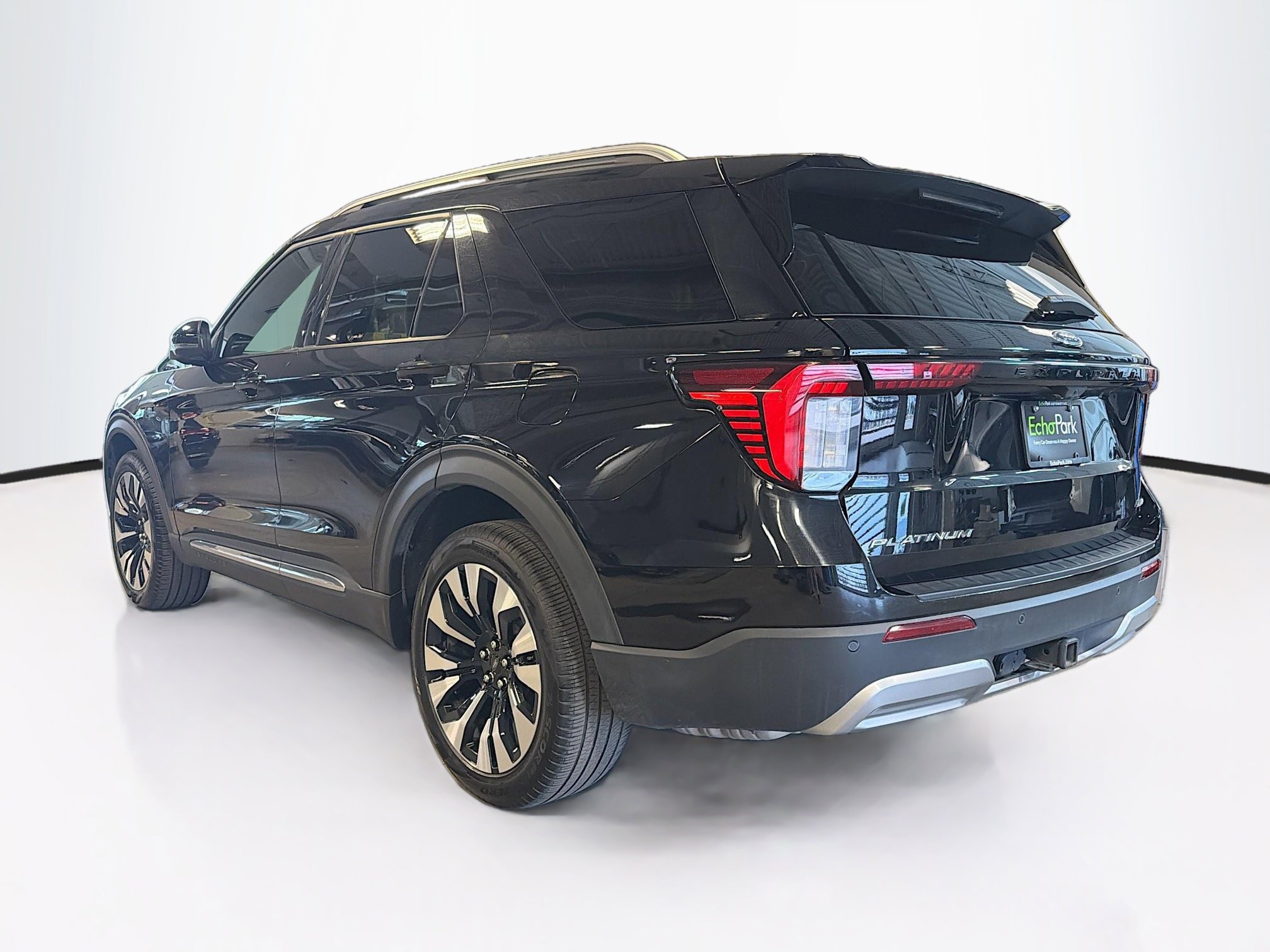 Used 2025 Ford Explorer Platinum w/ LUX Leather Package image 5