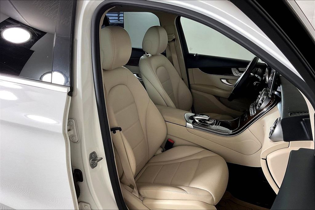 Used 2018 Mercedes-Benz GLC 300 4MATIC image 6