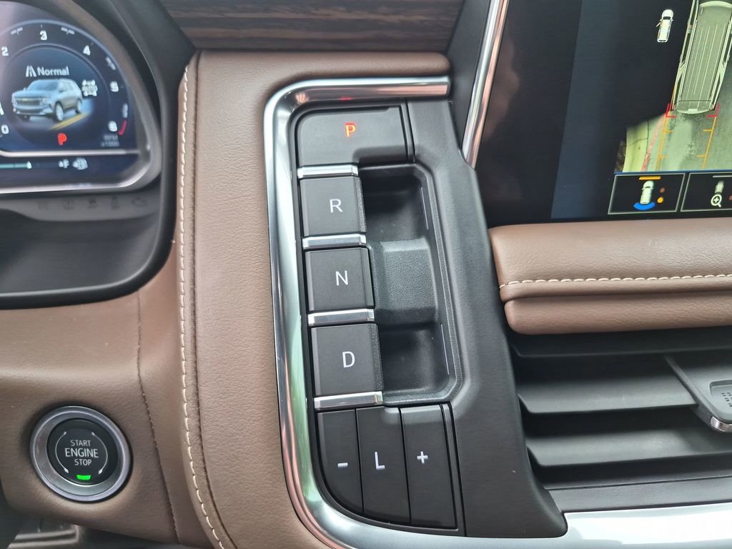Used 2024 Chevrolet Tahoe High Country w/ Premium Package AWD/4WD image 31